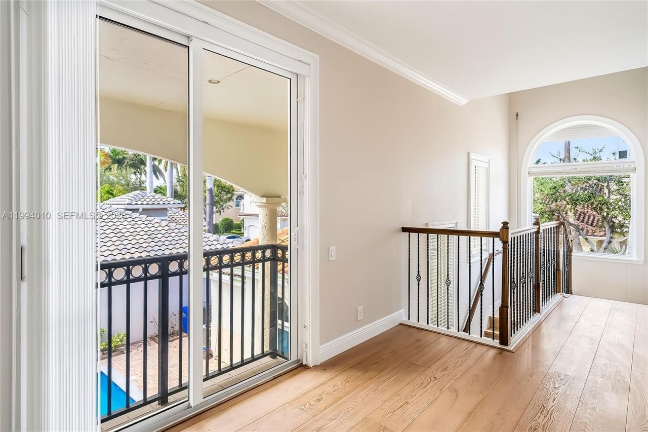 920 Captiva Dr, Hollywood, FL 33019 Photo