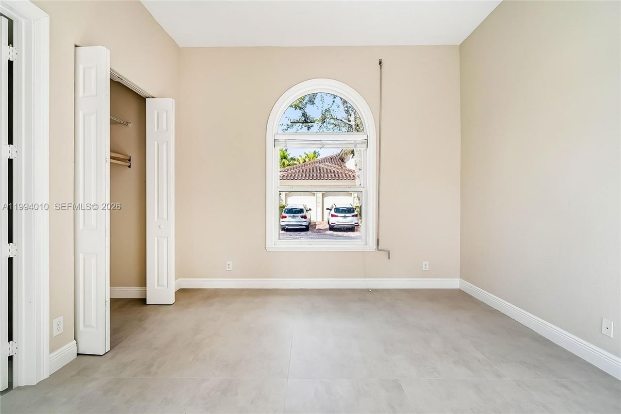 920 Captiva Dr, Hollywood, FL 33019 Photo