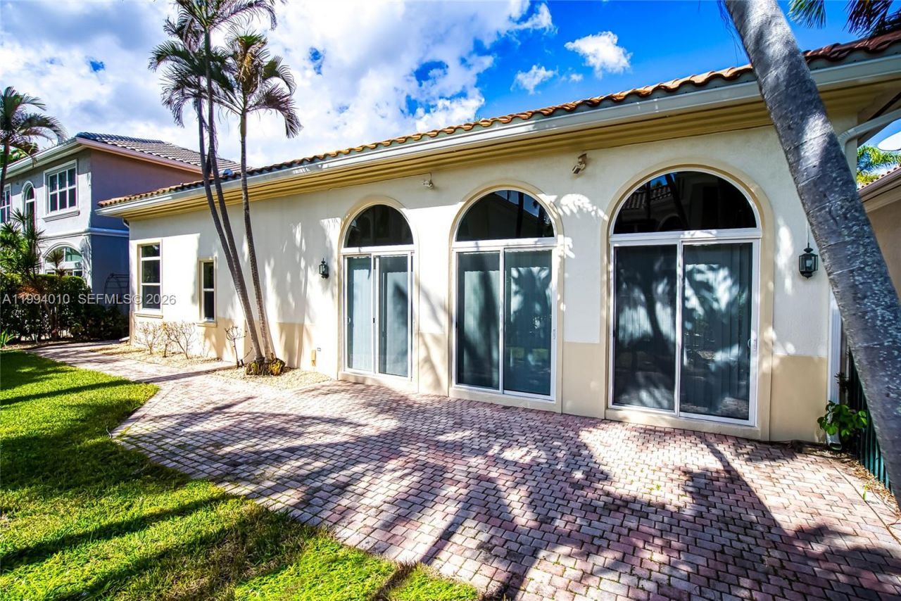 920 Captiva Dr, Hollywood, FL 33019 Photo