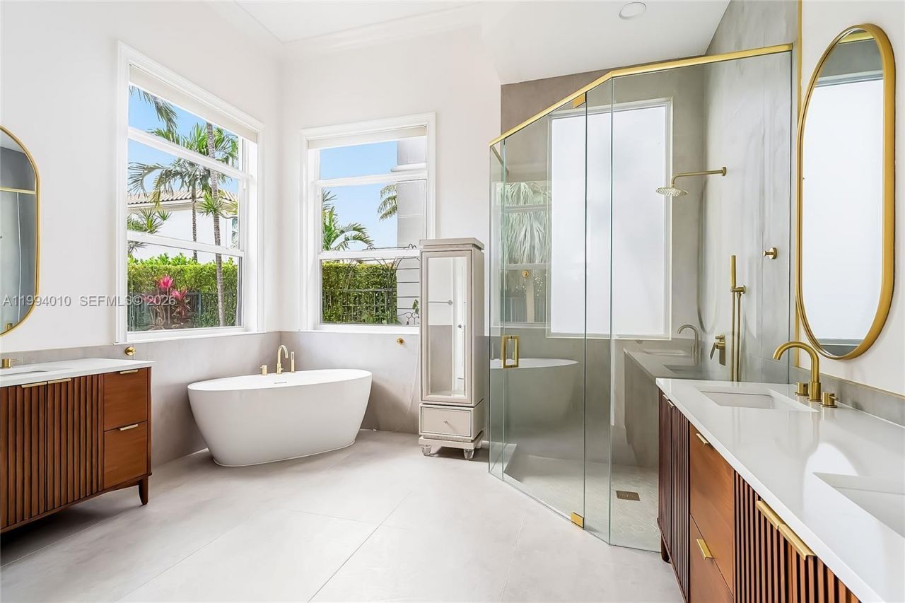 920 Captiva Dr, Hollywood, FL 33019 Photo