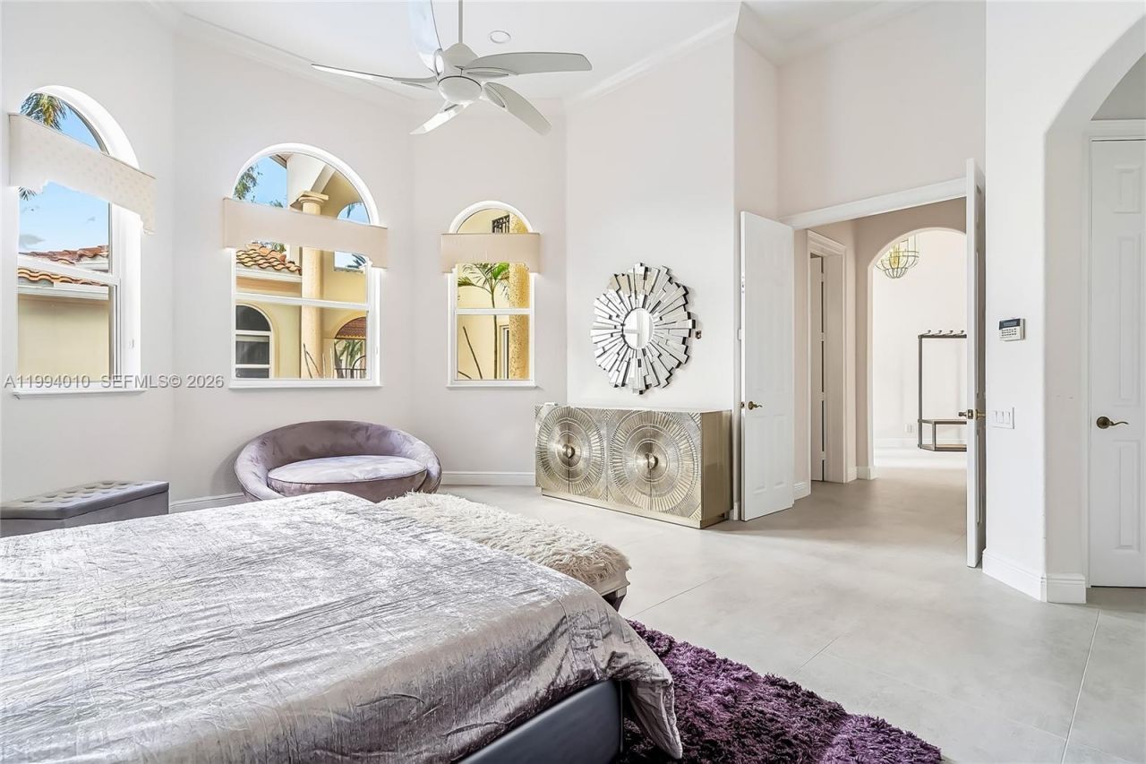 920 Captiva Dr, Hollywood, FL 33019 Photo