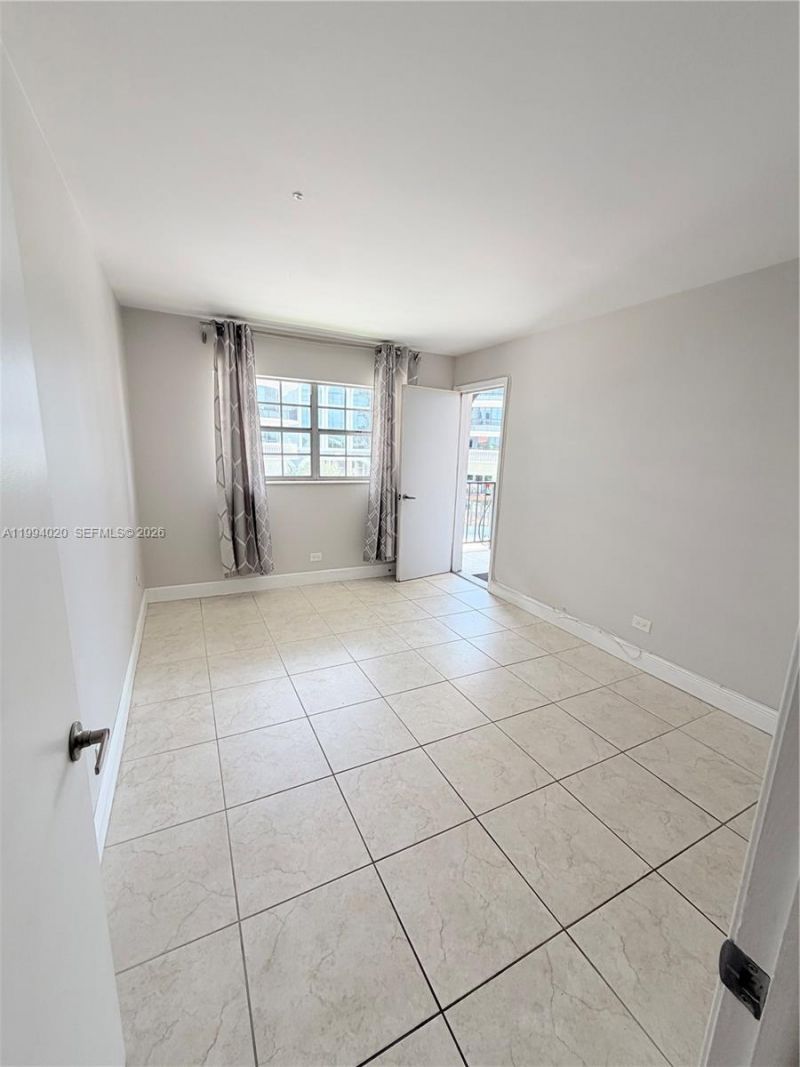 8101 SW 72nd Ave, Unit 403W, Miami, FL 33143 Photo