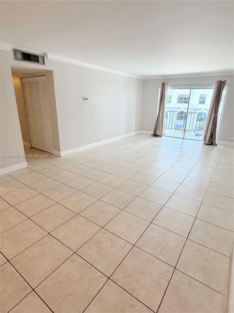 8101 SW 72nd Ave, Unit 403W, Miami, FL 33143 Photo