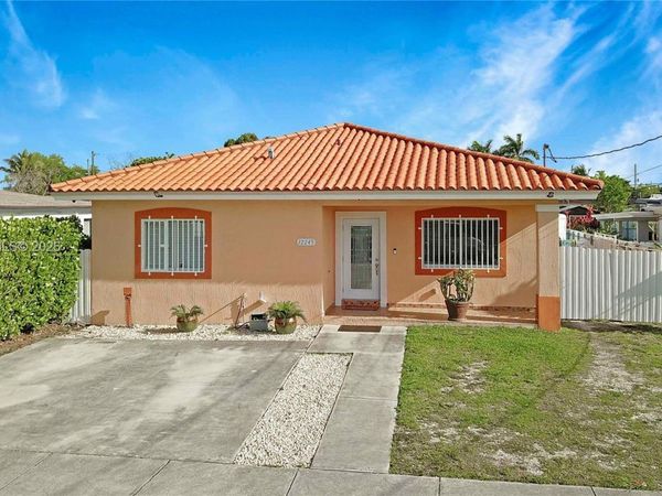 12245 SW 218th St , Miami, FL 33170