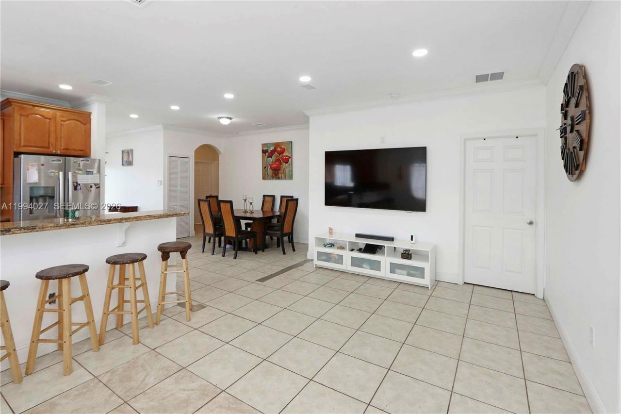 12245 SW 218th St , Miami, FL 33170 Photo