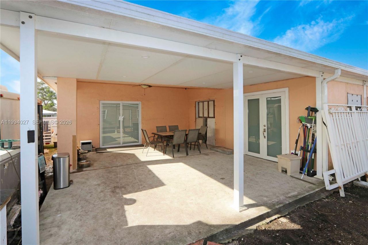 12245 SW 218th St , Miami, FL 33170 Photo