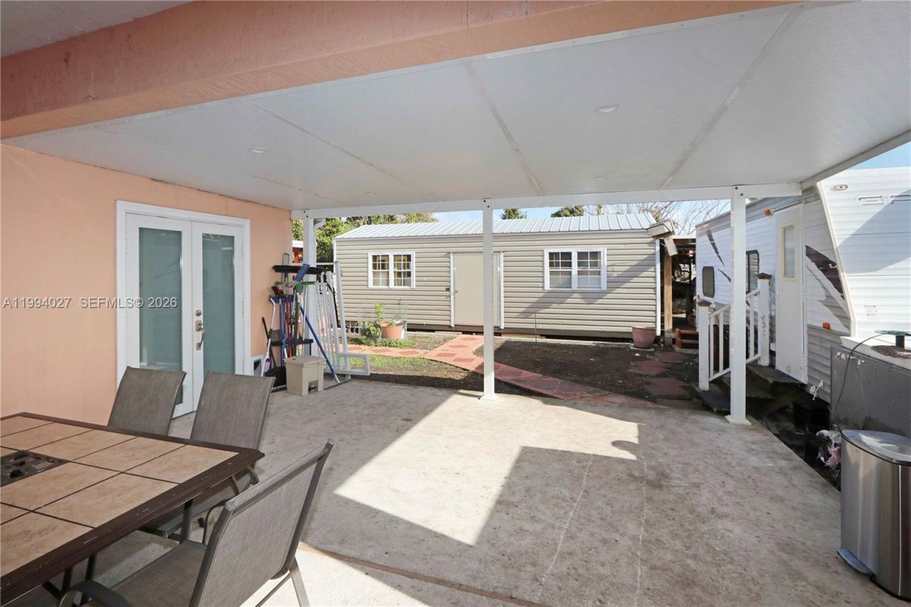 12245 SW 218th St , Miami, FL 33170 Photo