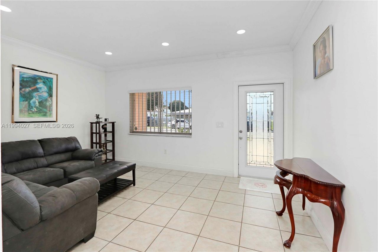 12245 SW 218th St , Miami, FL 33170 Photo