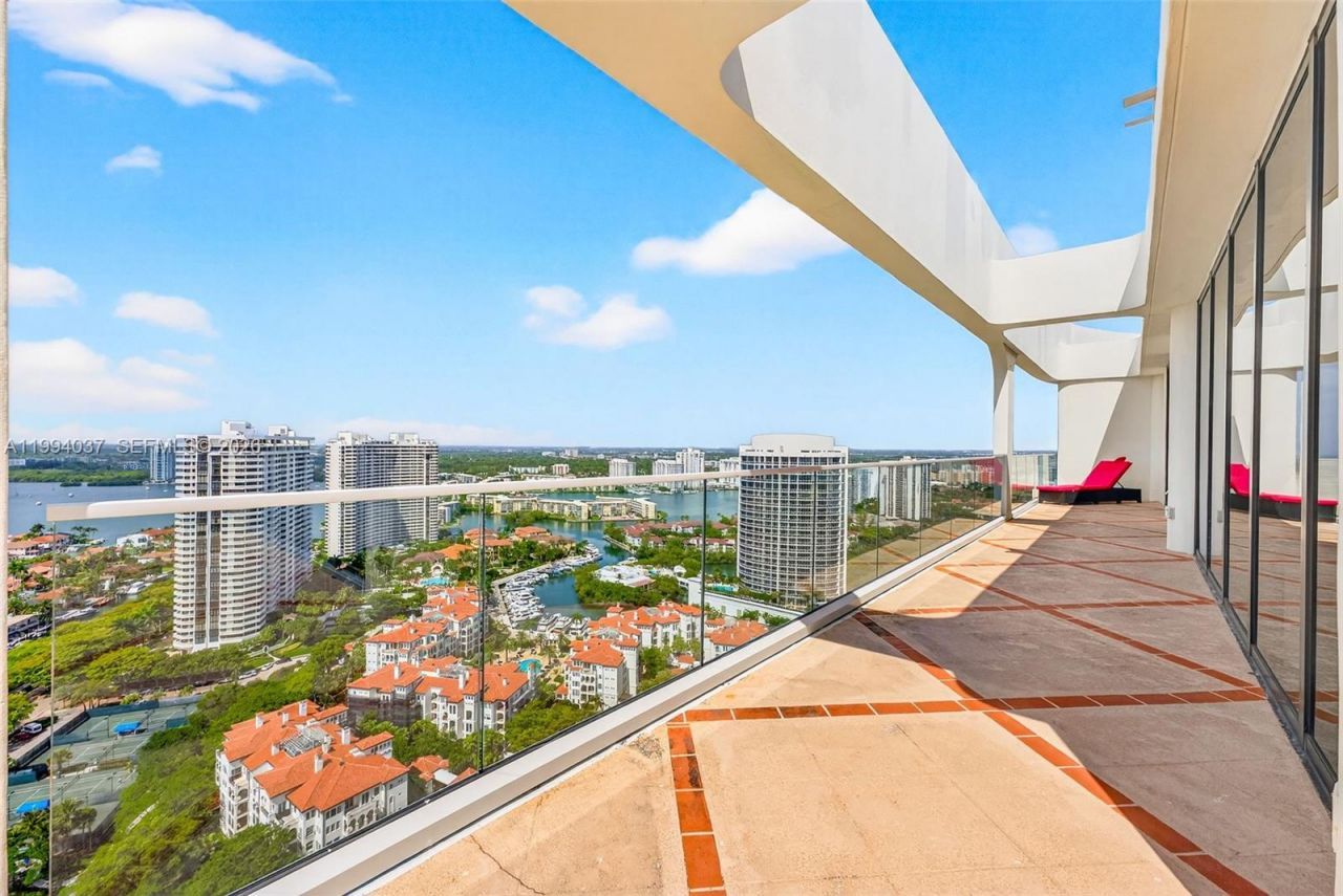 2800 Island Blvd, Unit PH02, Aventura, FL 33160 Main Photo