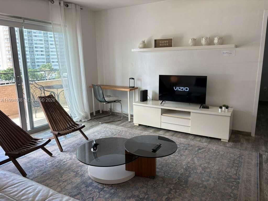 220 Kings Point Dr , Unit 506, Sunny Isles Beach, FL 33160 Photo