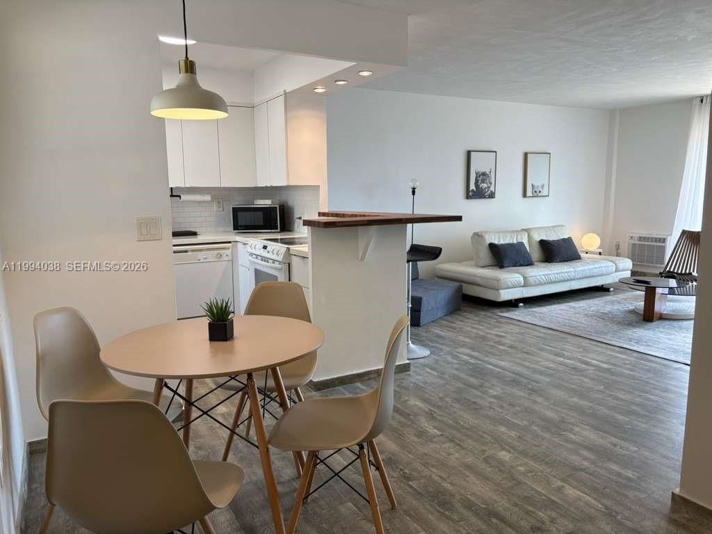 220 Kings Point Dr , Unit 506, Sunny Isles Beach, FL 33160 Photo