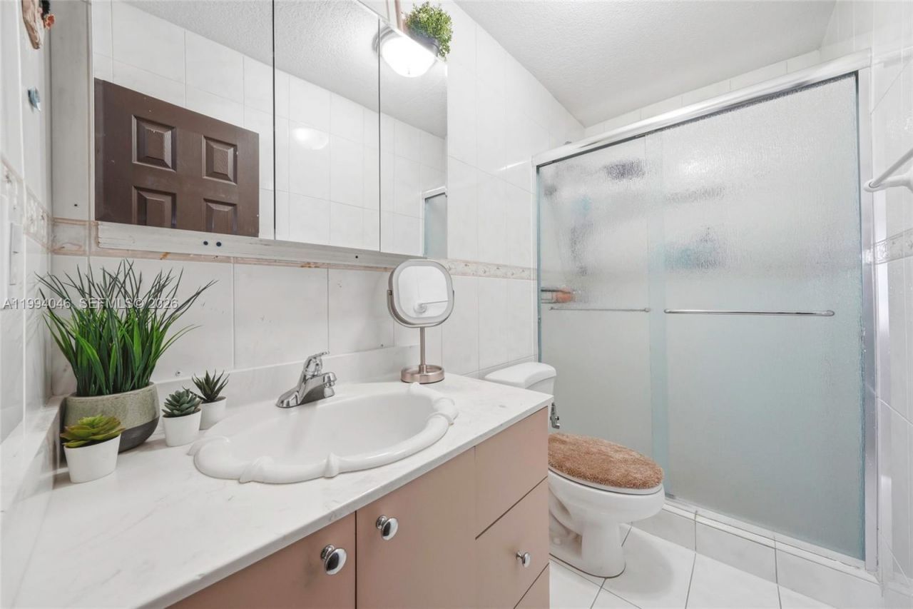 1789 W 72nd St , Hialeah, FL 33014 Photo