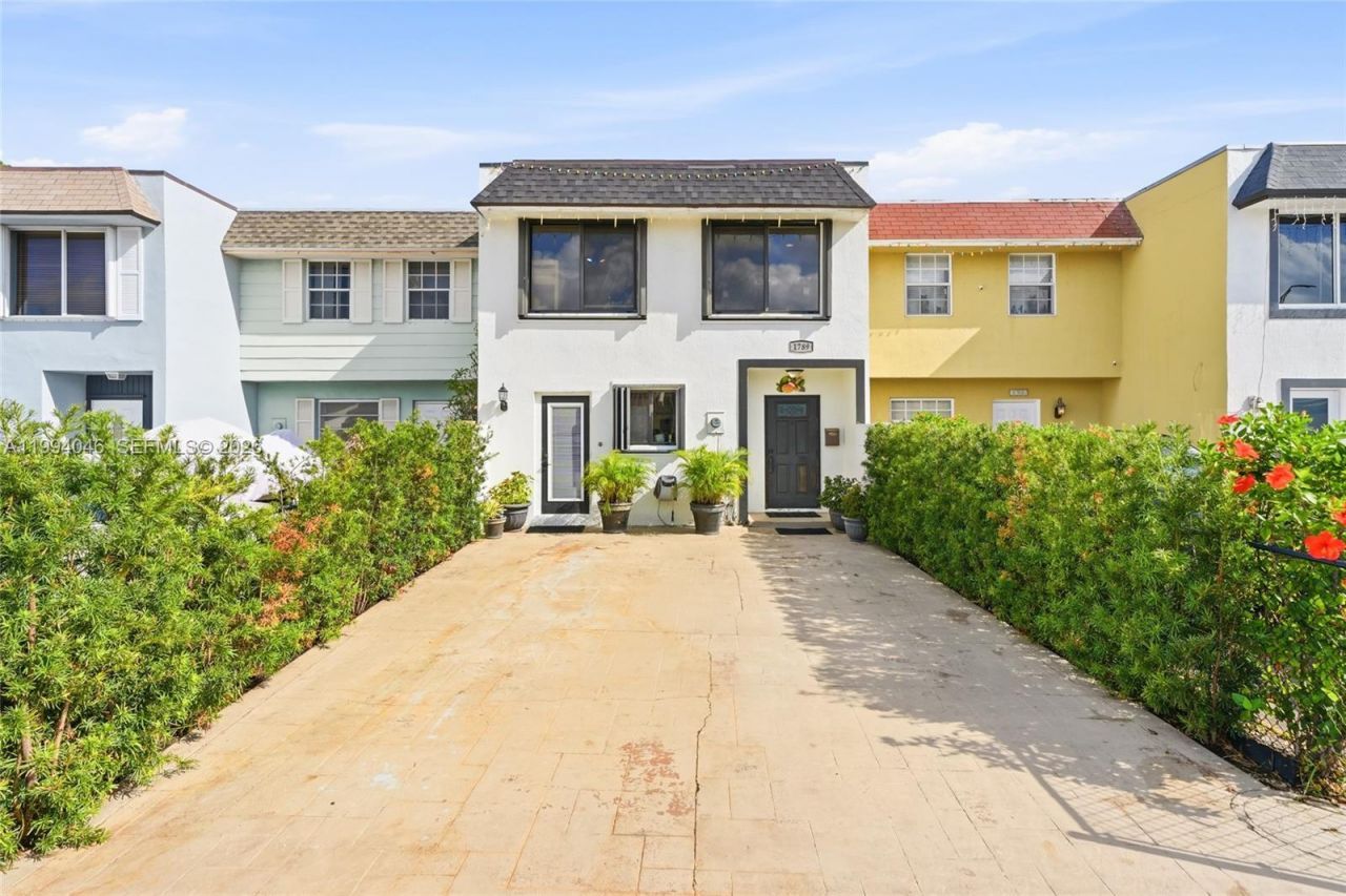 1789 W 72nd St , Hialeah, FL 33014 Photo