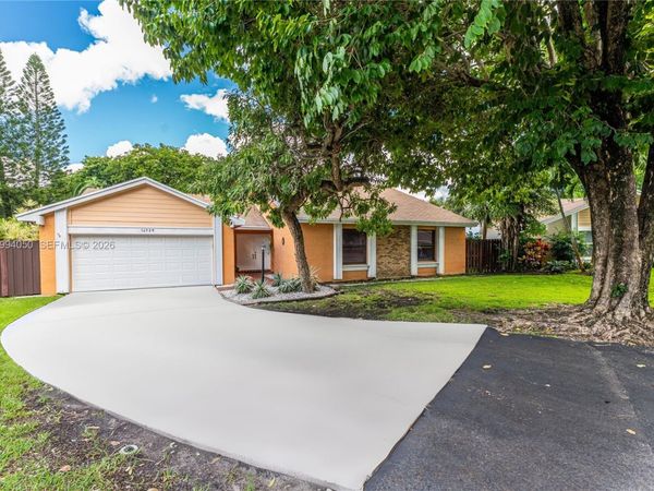 14729 SW 53rd Ter , Miami, FL 33185