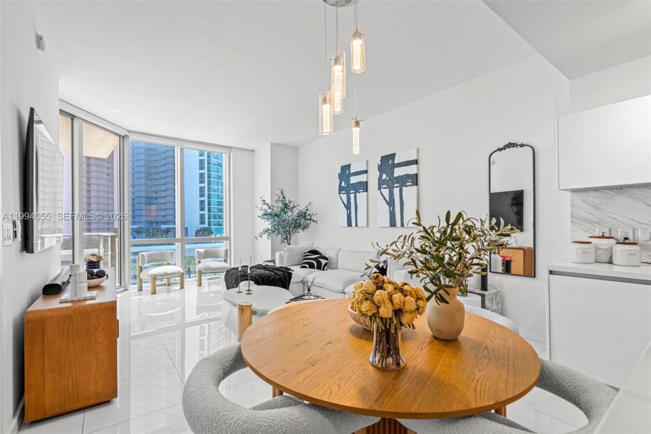 851 NE 1st Ave , Unit 1205, Miami, FL 33132 Photo