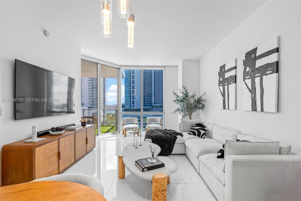 851 NE 1st Ave , Unit 1205, Miami, FL 33132 Photo