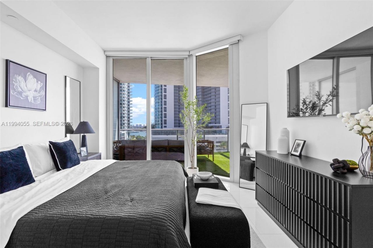 851 NE 1st Ave , Unit 1205, Miami, FL 33132 Photo