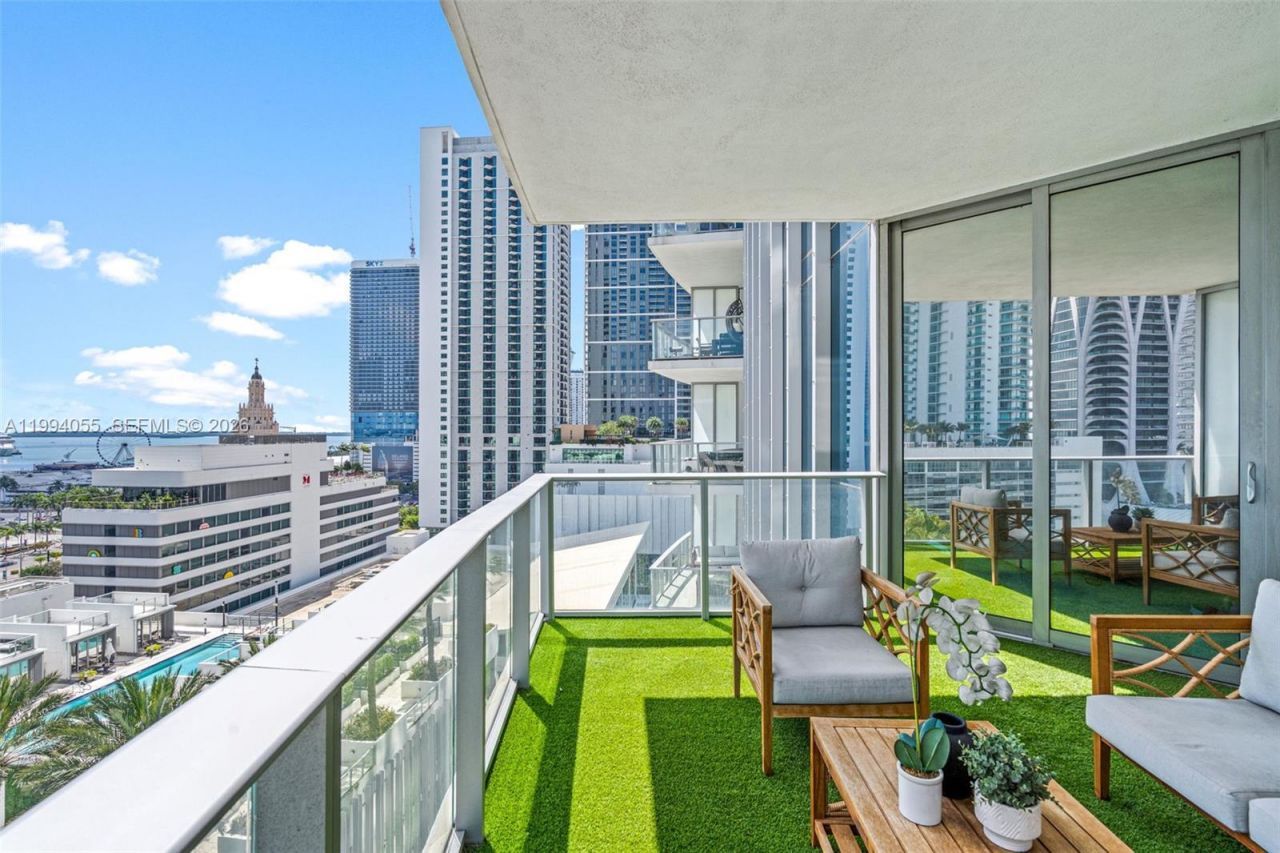 851 NE 1st Ave , Unit 1205, Miami, FL 33132 Photo