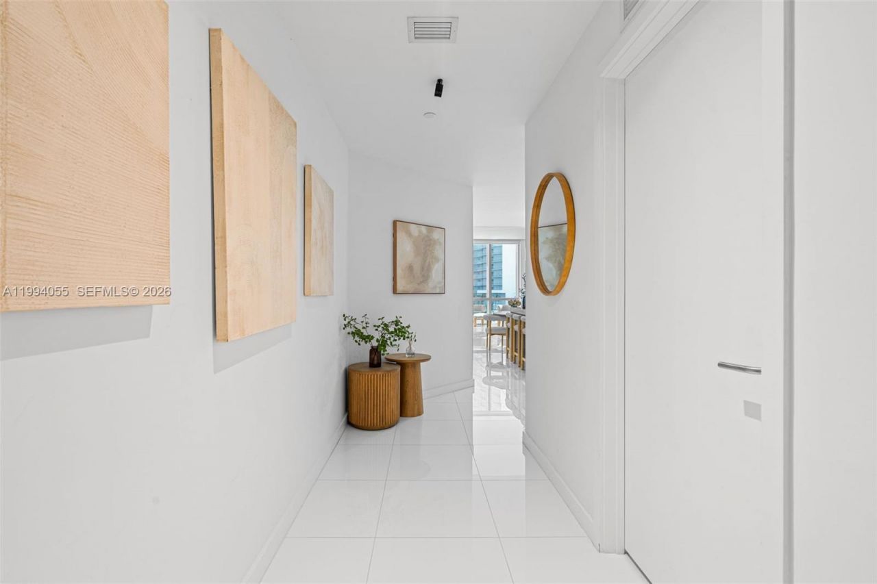 851 NE 1st Ave , Unit 1205, Miami, FL 33132 Photo