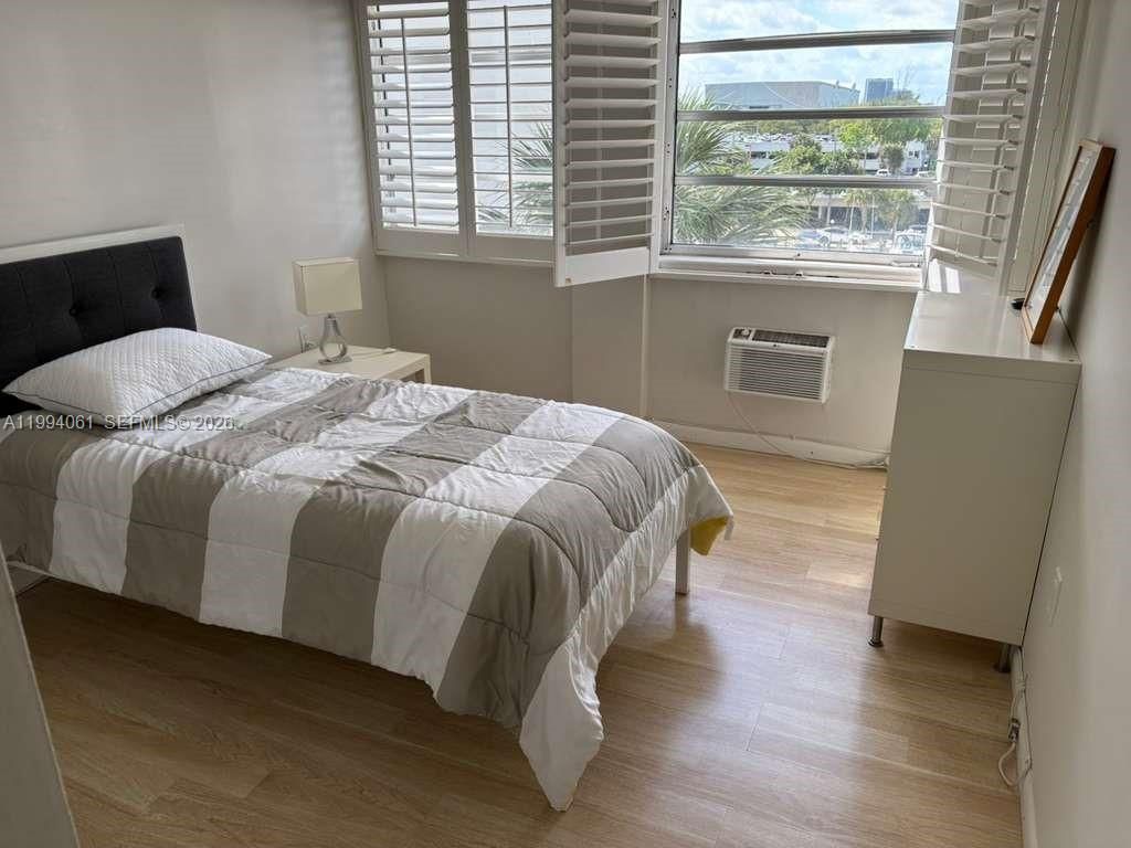 220 Kings Point Dr , Unit 509, Sunny Isles Beach, FL 33160 Photo