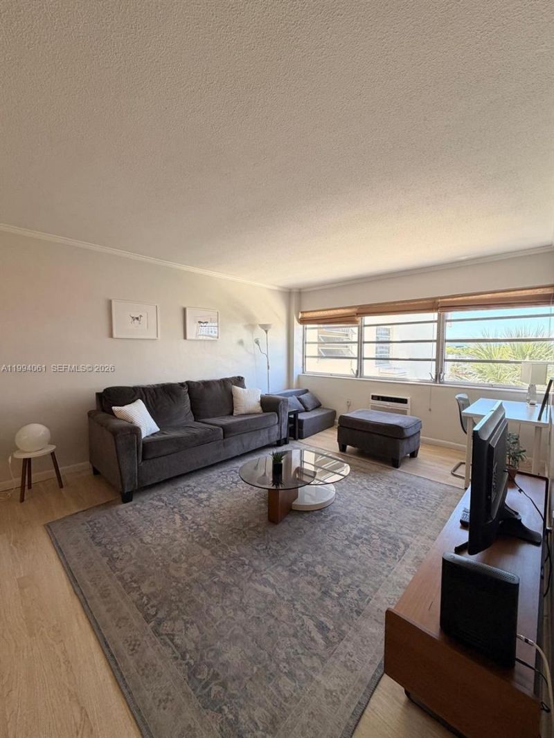 220 Kings Point Dr, Unit 509, Sunny Isles Beach, FL 33160 Photo