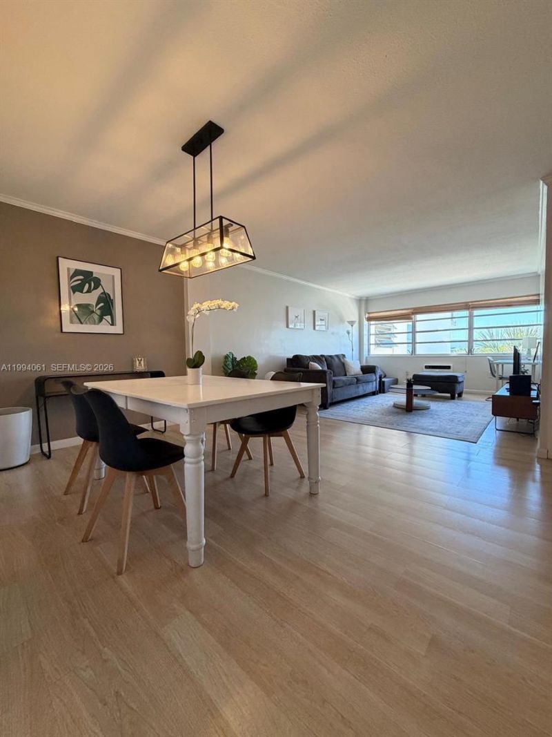 220 Kings Point Dr, Unit 509, Sunny Isles Beach, FL 33160 Photo