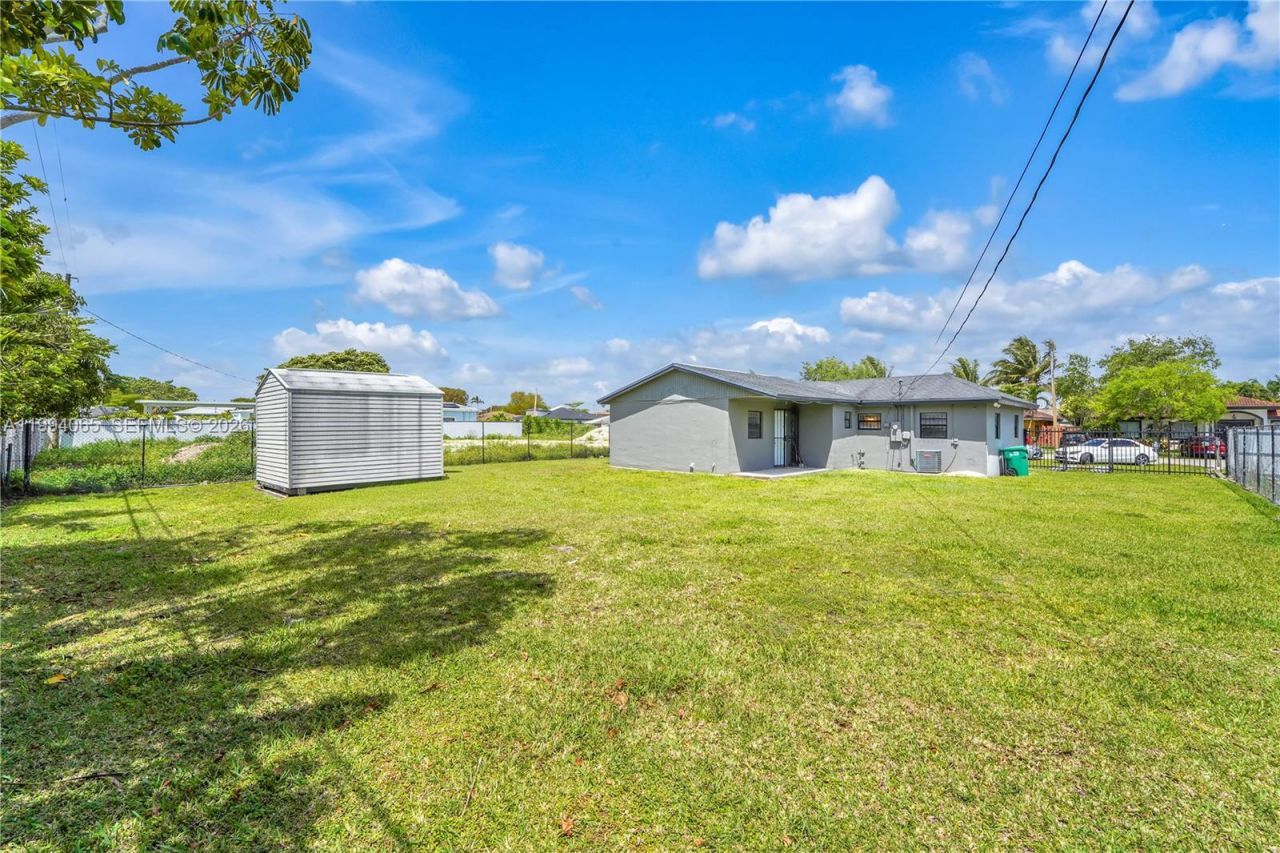 10960 SW 219th Street , Miami, FL 33170 Photo