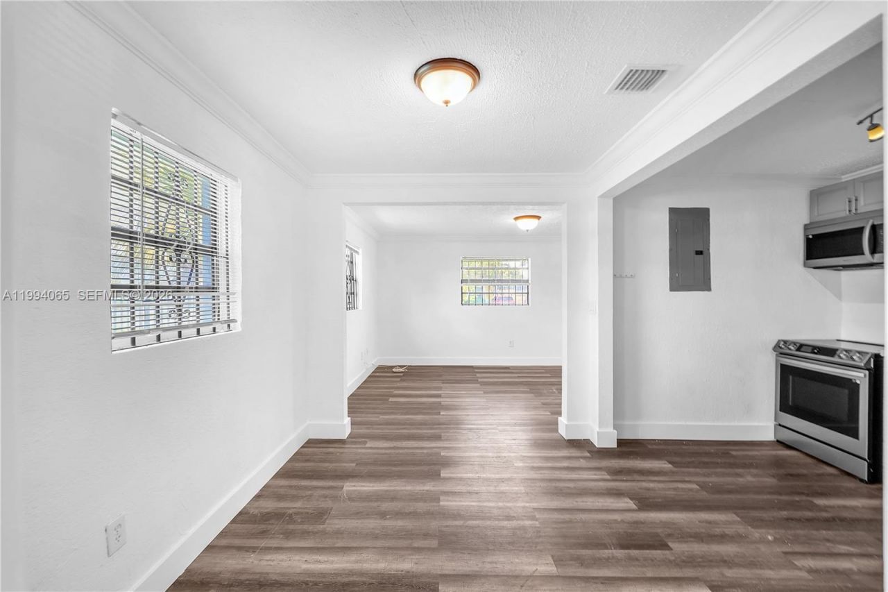 10960 SW 219th Street , Miami, FL 33170 Photo