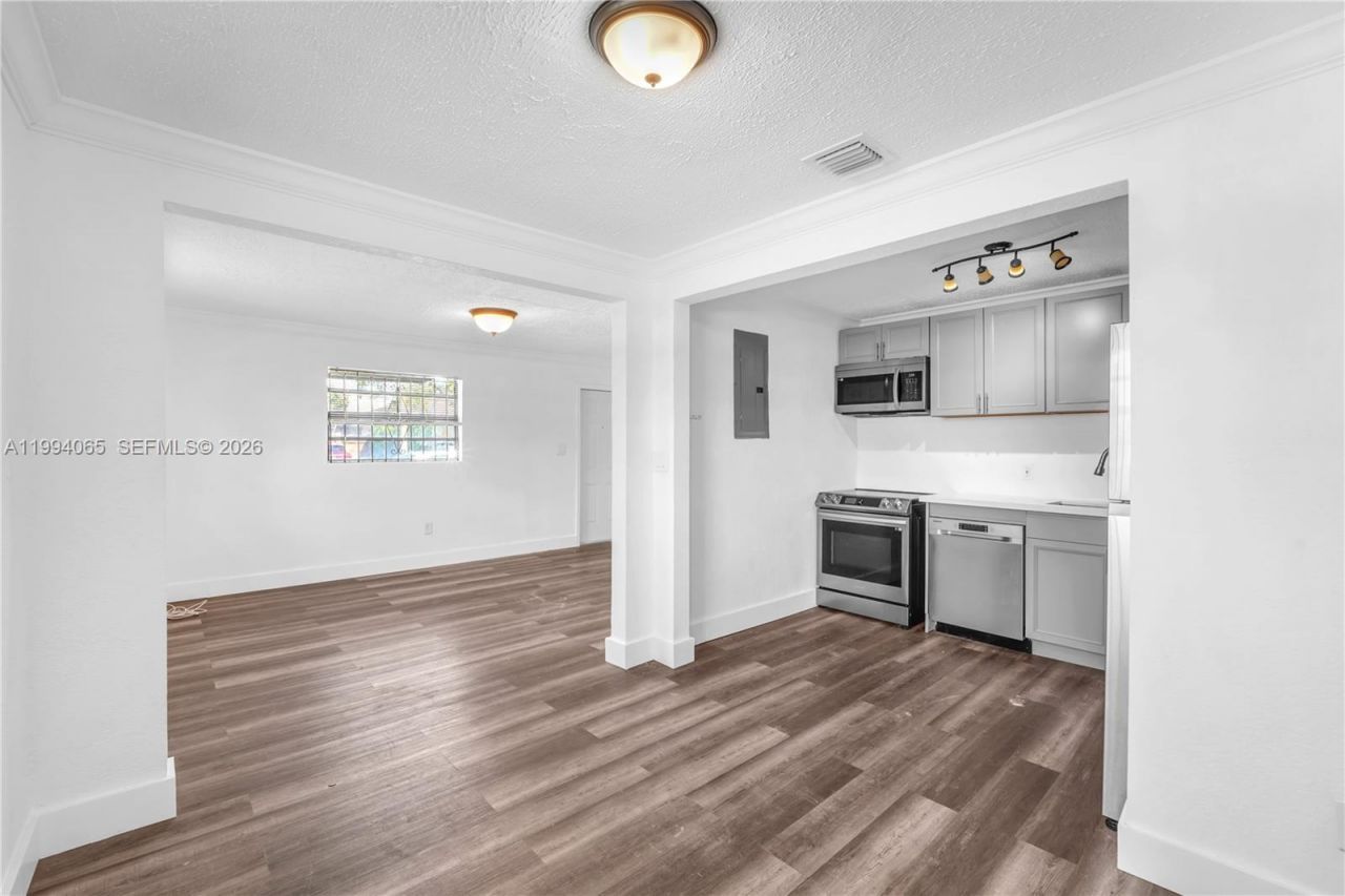 10960 SW 219th Street , Miami, FL 33170 Photo