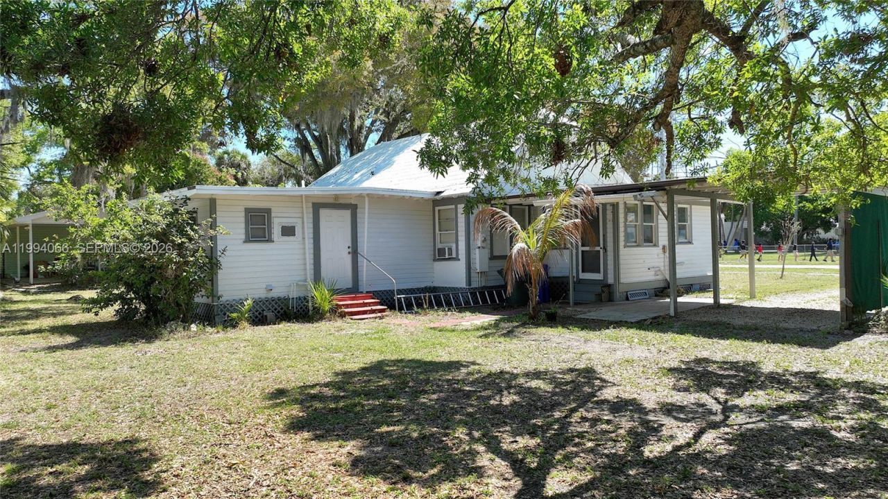 25 N Maples St. , Lehigh Acres, FL 33936 Photo