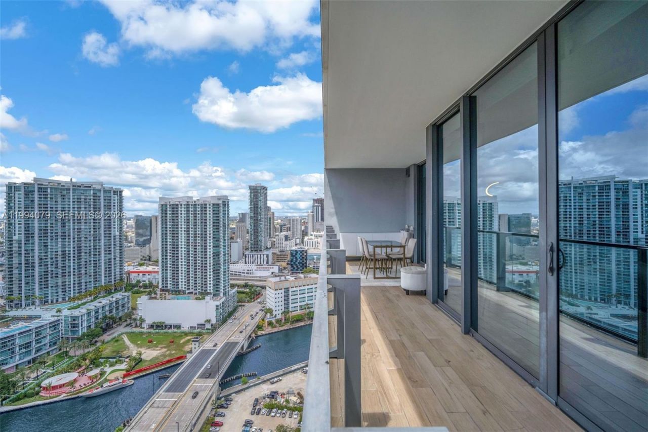 68 SE 6th St, Unit 3108, Miami, FL 33131 Photo