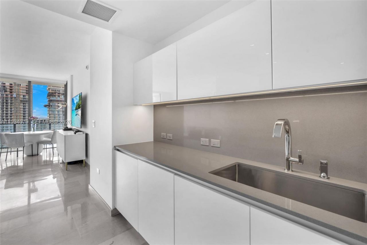 68 SE 6th St, Unit 3108, Miami, FL 33131 Photo