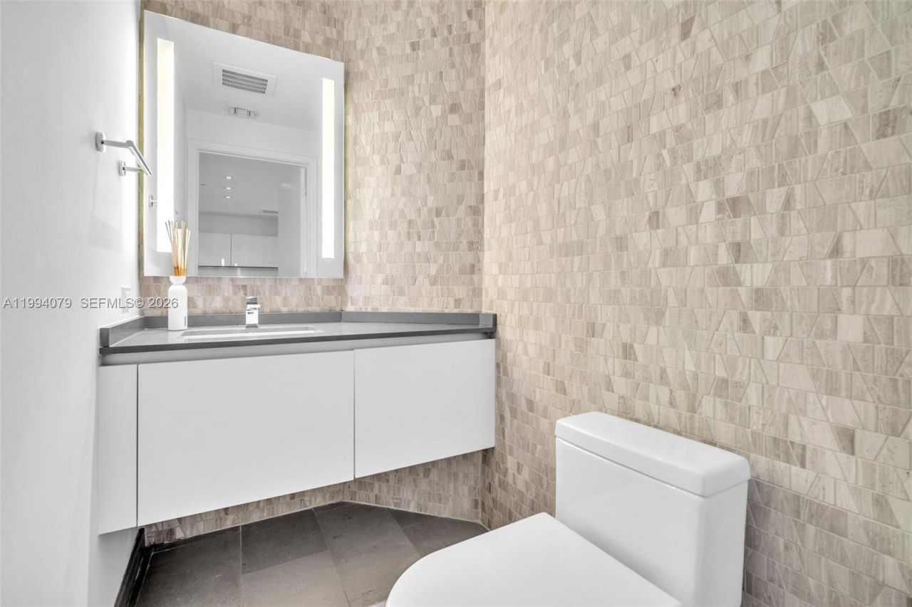 68 SE 6th St, Unit 3108, Miami, FL 33131 Photo
