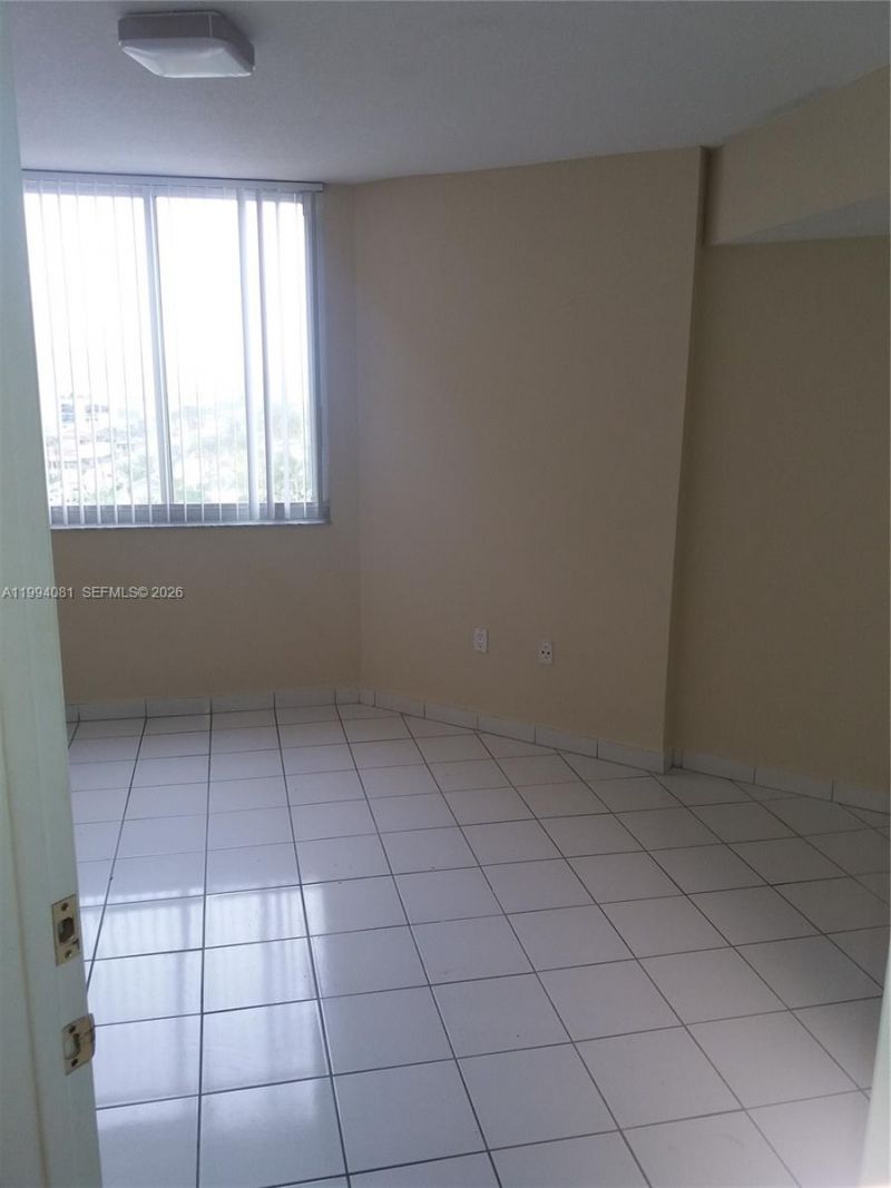 17275 Collins Ave, Unit 801, Sunny Isles Beach, FL 33160 Photo