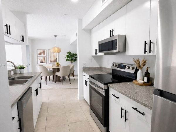 440 S Park Rd, Unit 4-303, Hollywood, FL 33021