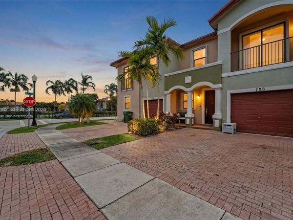 728 NE 34th Ave , Homestead, FL 33033