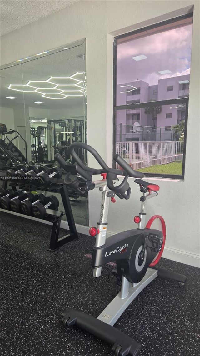 8075 NW 7th St, Unit 401, Miami, FL 33126 Photo