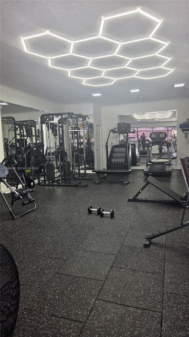 8075 NW 7th St, Unit 401, Miami, FL 33126 Photo