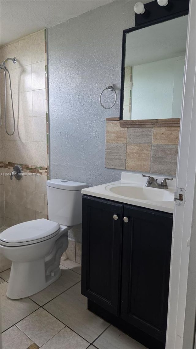 8075 NW 7th St, Unit 401, Miami, FL 33126 Photo
