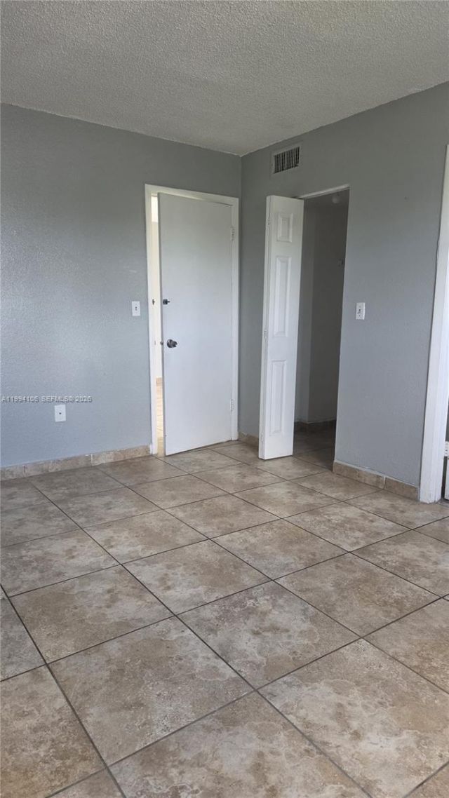 8075 NW 7th St, Unit 401, Miami, FL 33126 Photo