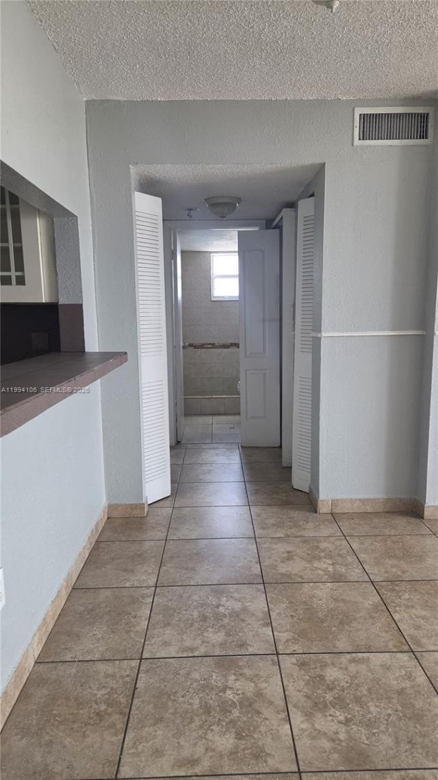 8075 NW 7th St, Unit 401, Miami, FL 33126 Photo