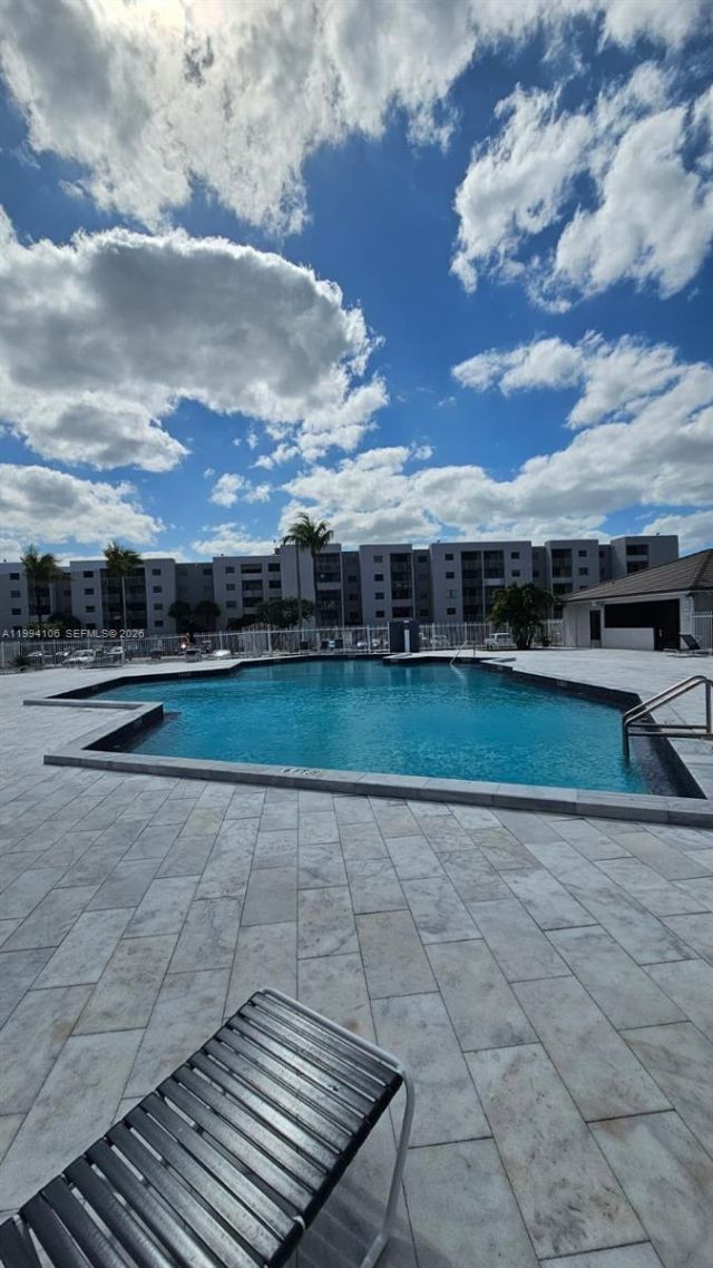 8075 NW 7th St, Unit 401, Miami, FL 33126 Photo