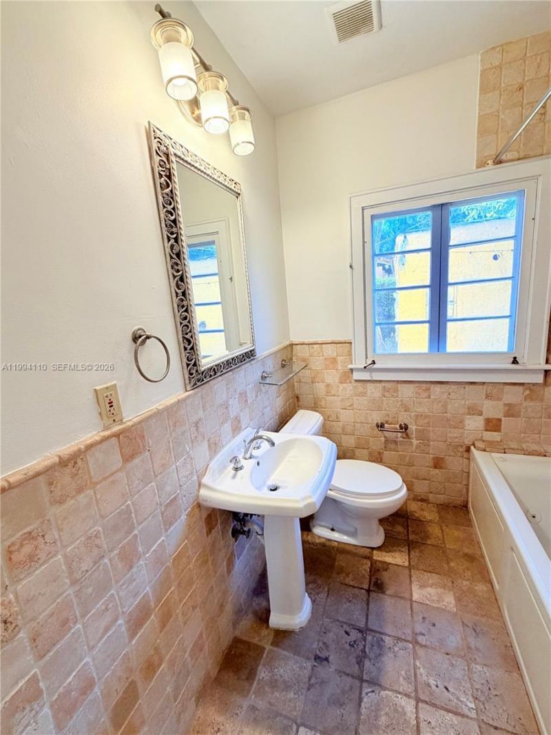 1306 Madrid St, Coral Gables, FL 33134 Photo