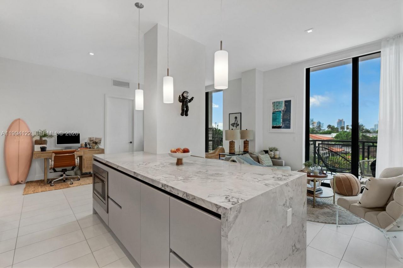 1030 15th St, Unit PH3, Miami Beach, FL 33139 Photo