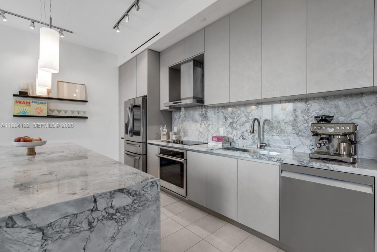 1030 15th St, Unit PH3, Miami Beach, FL 33139 Photo