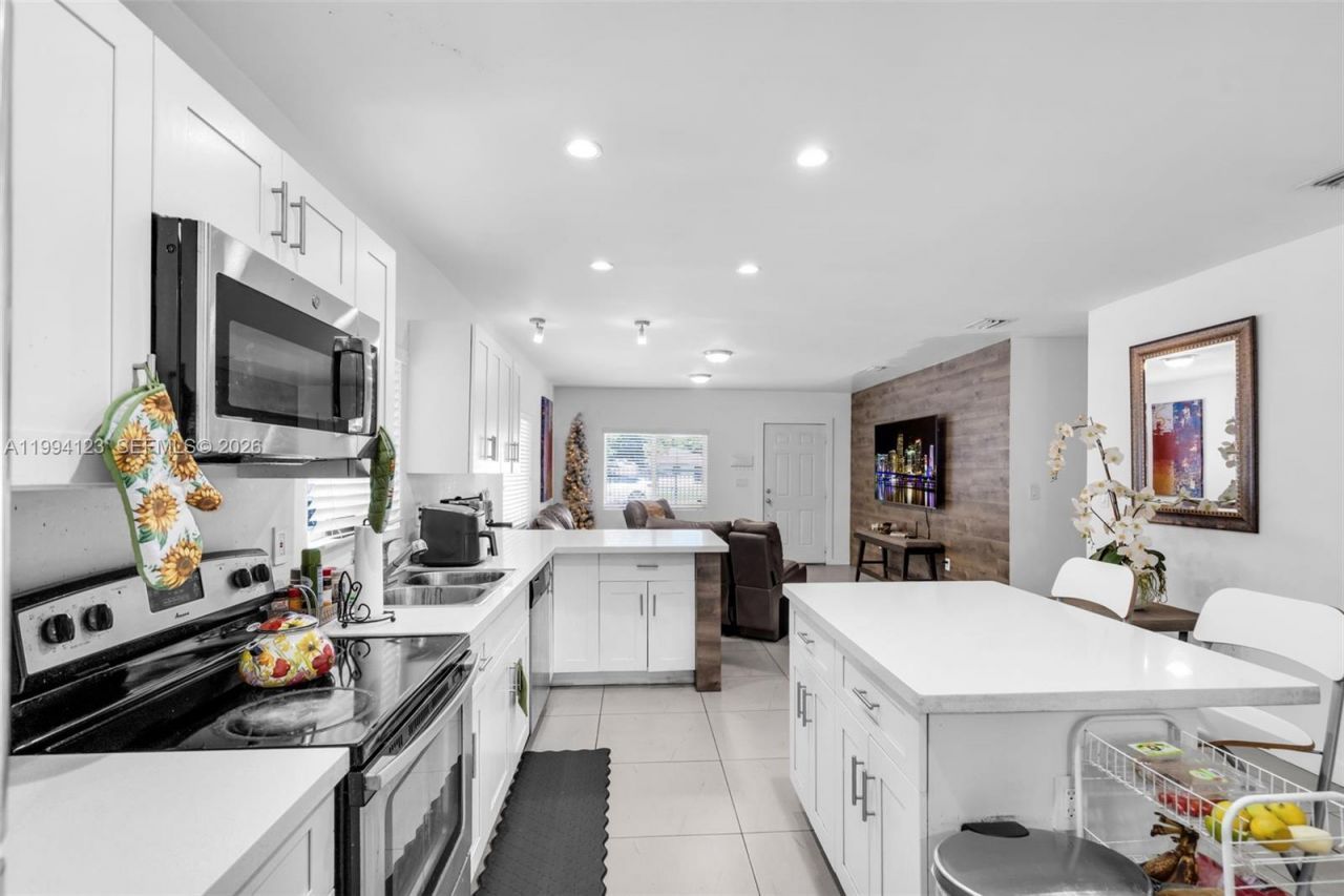 2346 NW 81st Ter, Miami, FL 33147 Photo