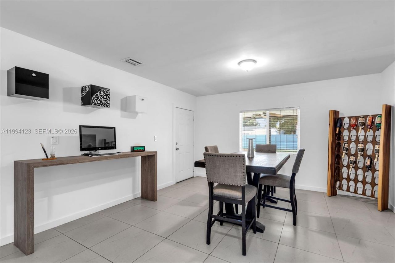 2346 NW 81st Ter, Miami, FL 33147 Photo