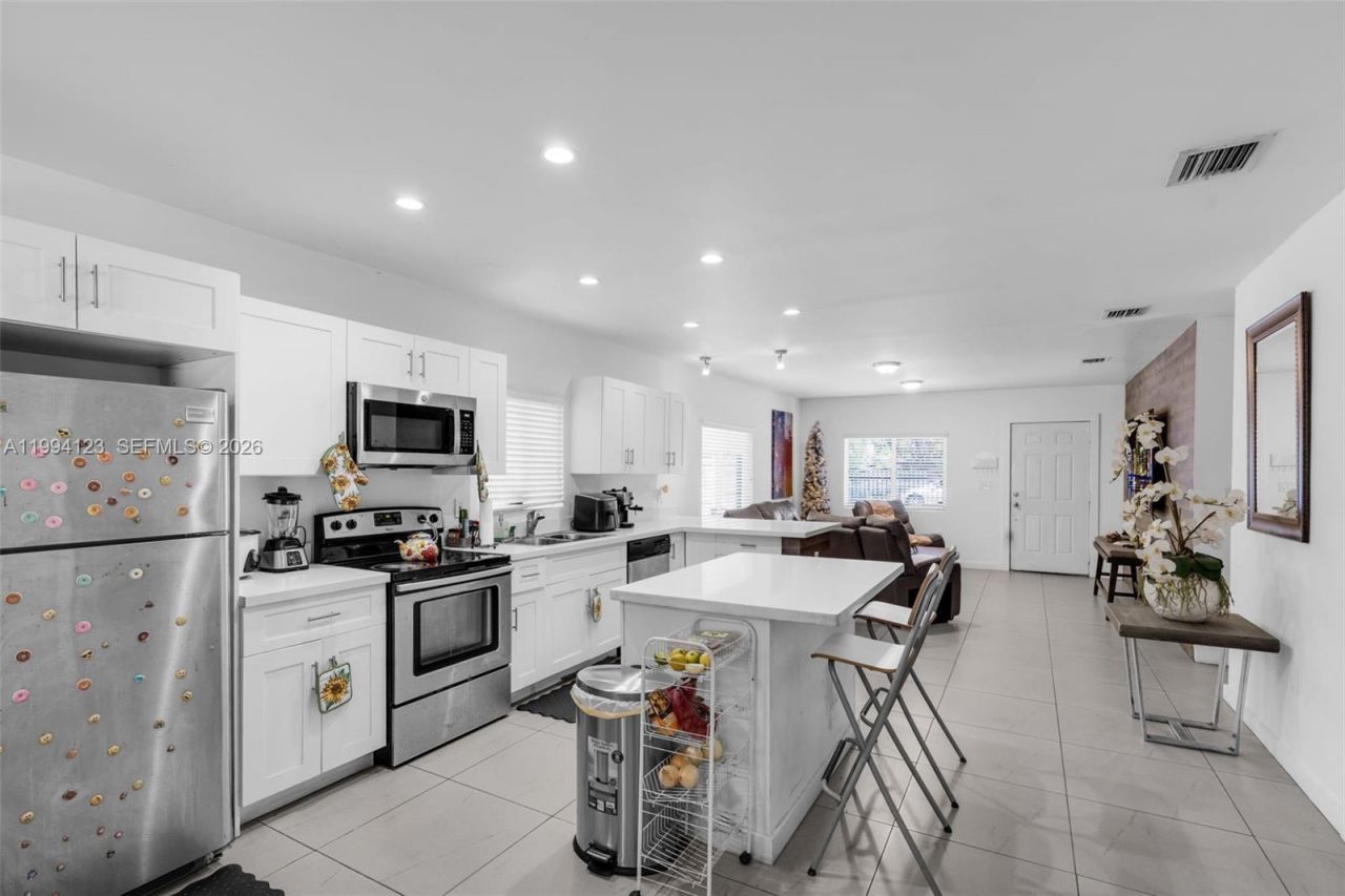 2346 NW 81st Ter, Miami, FL 33147 Photo