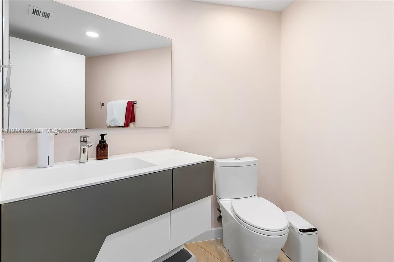 19111 Collins Ave, Unit 3307, Sunny Isles Beach, FL 33160 Photo