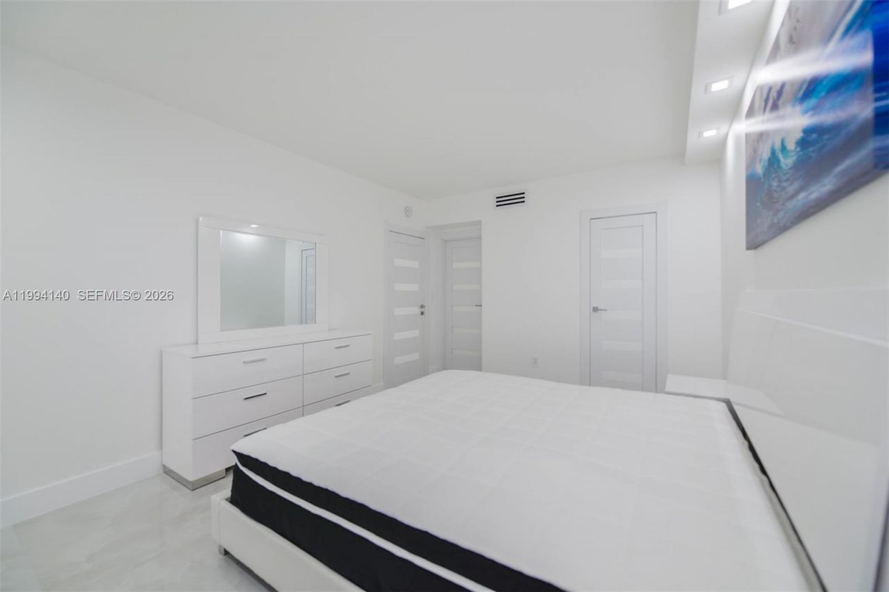 1980 S Ocean Dr , Unit 20K, Hallandale Beach, FL 33009 Photo
